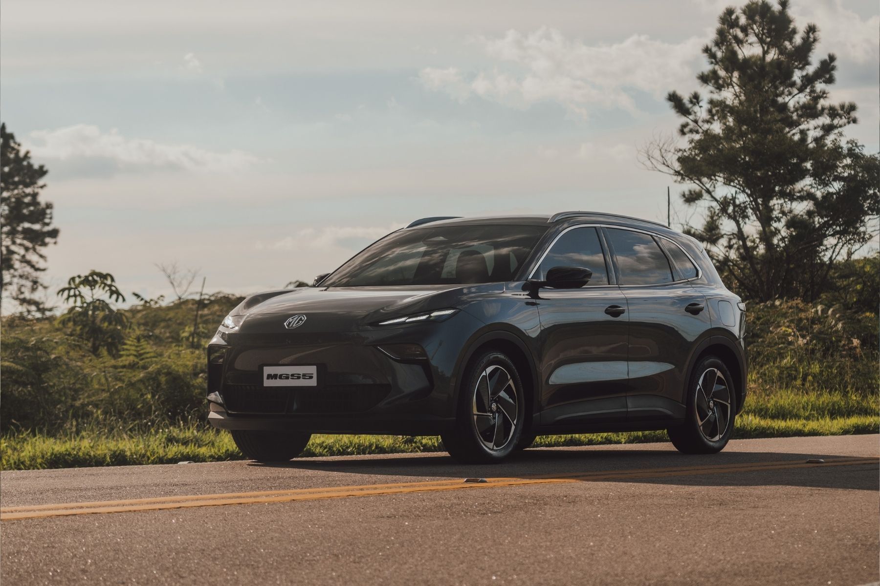 Inglesa MG vai anunciar o SUV S5 feito no Ceará ao lado do MG4 Urban