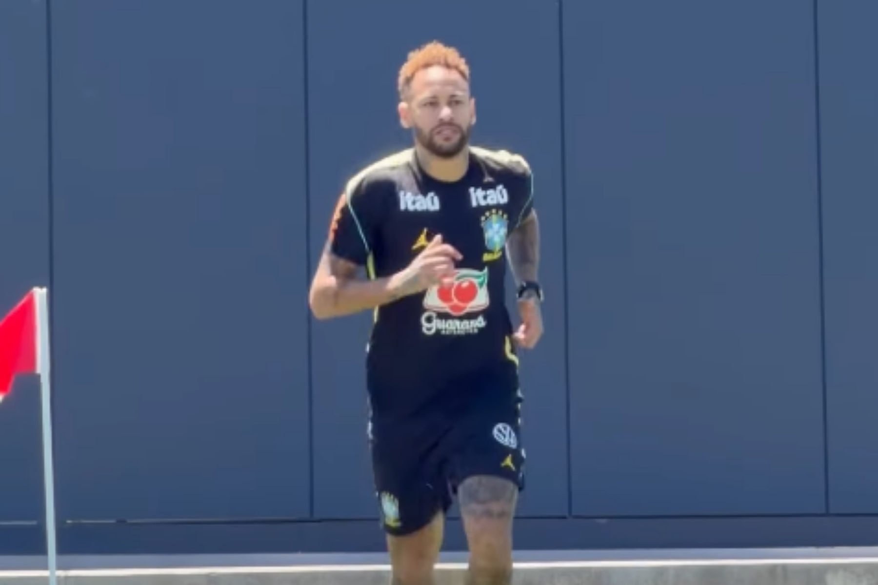 Seleção Brasileira: Neymar vai a campo pela primeira vez após lesão muscular