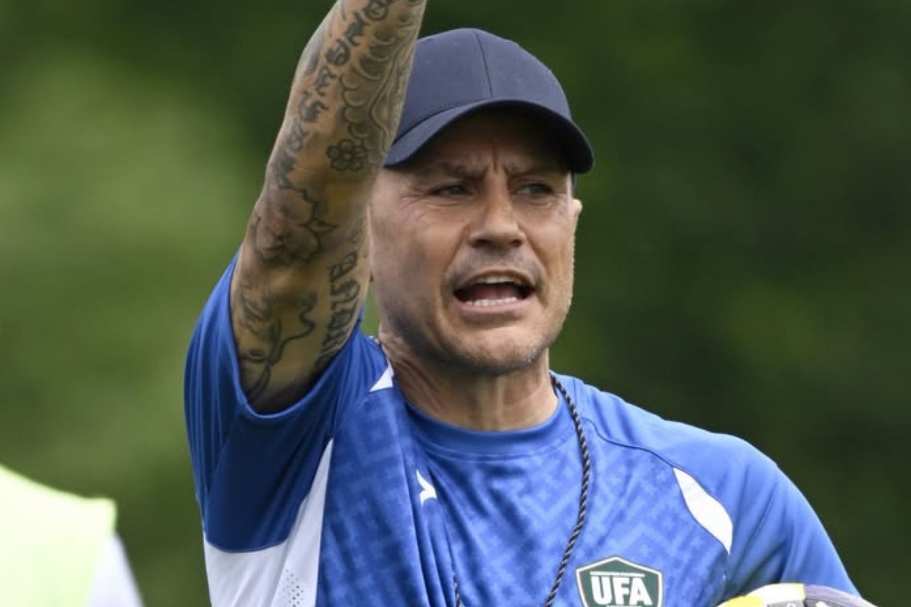 Campeão do mundo e Bola de Ouro anuncia convocados do Uzbequistão para a Copa