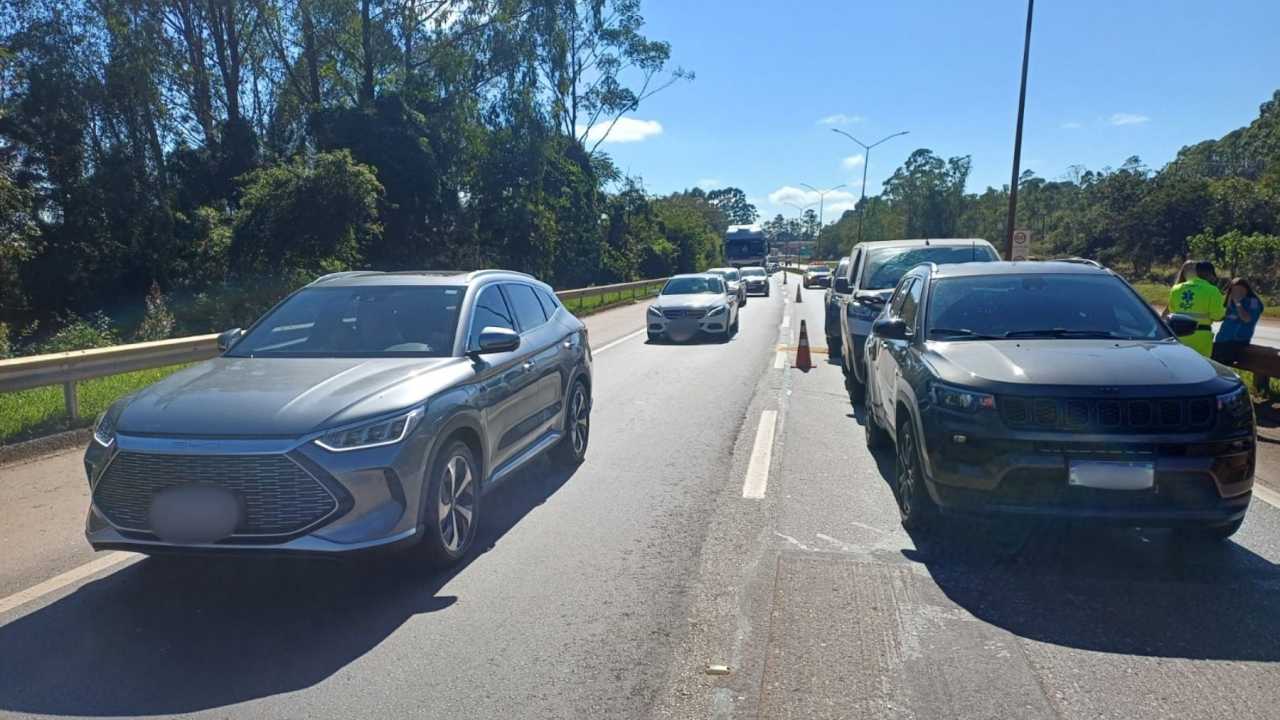 Engavetamento complica o trânsito na BR-040, na Grande BH