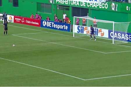 Emprestado pelo Cruzeiro, goleiro conquista título da Copa Sul-Sudeste após pênaltis