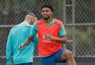 Galvão Bueno reage ao corte de Wesley e convocação de Éderson para a Copa do Mundo