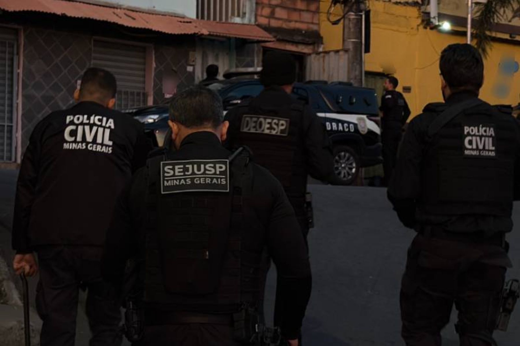 Operação que mira conflitos entre facções na Vila Cemig, em BH, prende líder de organização