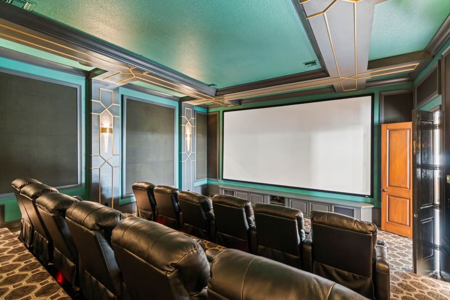 O que está por trás das filmagens em preto e branco com cenários coloridos no cinema?