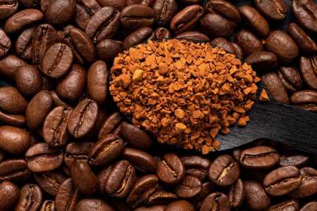 Indústria do café solúvel vai aos EUA contra tarifa de 37,5% proposta por Trump