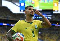 Gigante inglês tem Bruno Guimarães como prioridade e prepara oferta de R$ 475 milhões