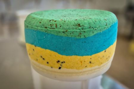 ‘Queijo da Copa’: alunos de MG criam iguaria colorida com maracujá, pesto e flor azul