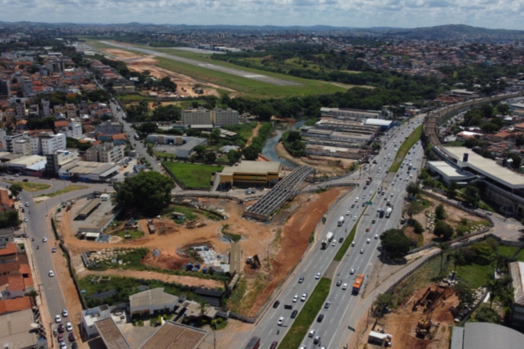 Obras alteram trânsito na Cristiano Machado e Sebastião de Brito, em BH; veja cronograma