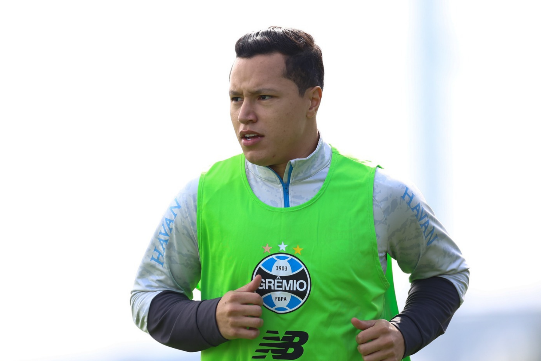 Titular do Grêmio volta aos gramados após grave lesão; veja detalhes