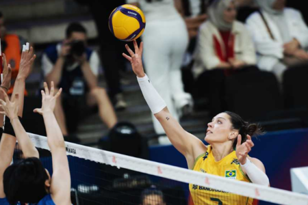 Brasil venceu China em jogo disputado na manhã deste sábado (20)