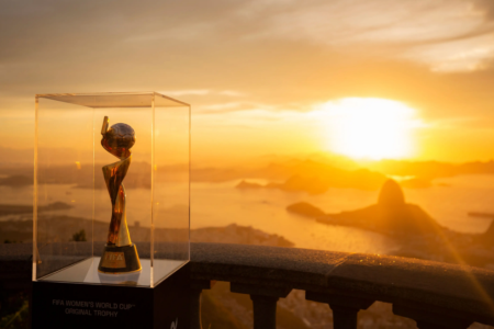 Troféu da Copa do Mundo Feminina no Rio de Janeiro