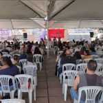 Professores votam pela manutenção da greve e ocupam secretaria em BH
