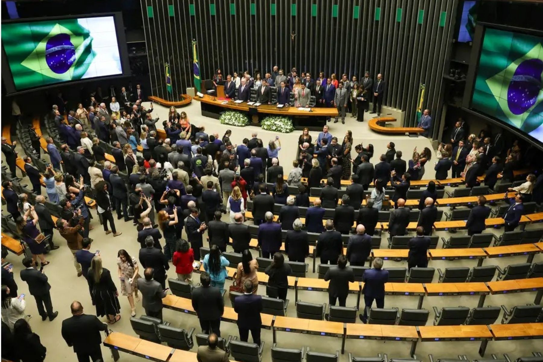 ‘Pautas-bomba’ devem onerar em R$ 5,87 bilhões os cofres do Estado
