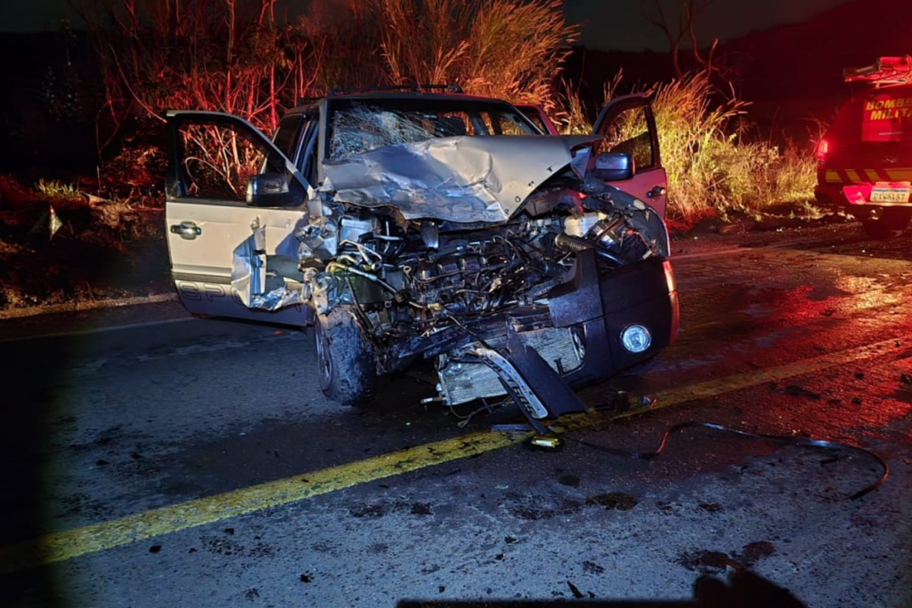 MG: batida entre dois carros na BR-265 deixa cinco feridos