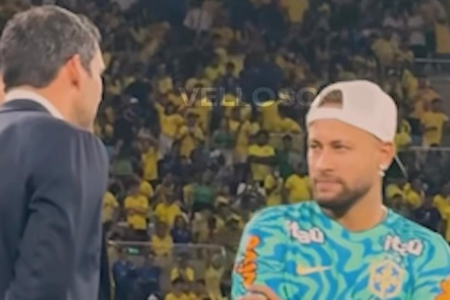 Conversa entre Neymar e Samir Xaud, presidente da CBF, antes de jogo da Seleção Brasileira