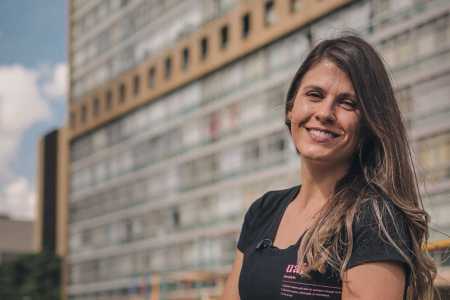 Professora de história Karina Magalhães, de 39 anos, moradora do edifício há quatro anos, contou que virou quase uma celebridade entre os amigos após o podcast • Arquivo pessoal