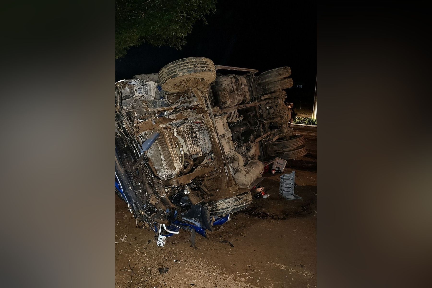 Motorista morre após batida entre carro e caminhão na MG-262, em Mariana