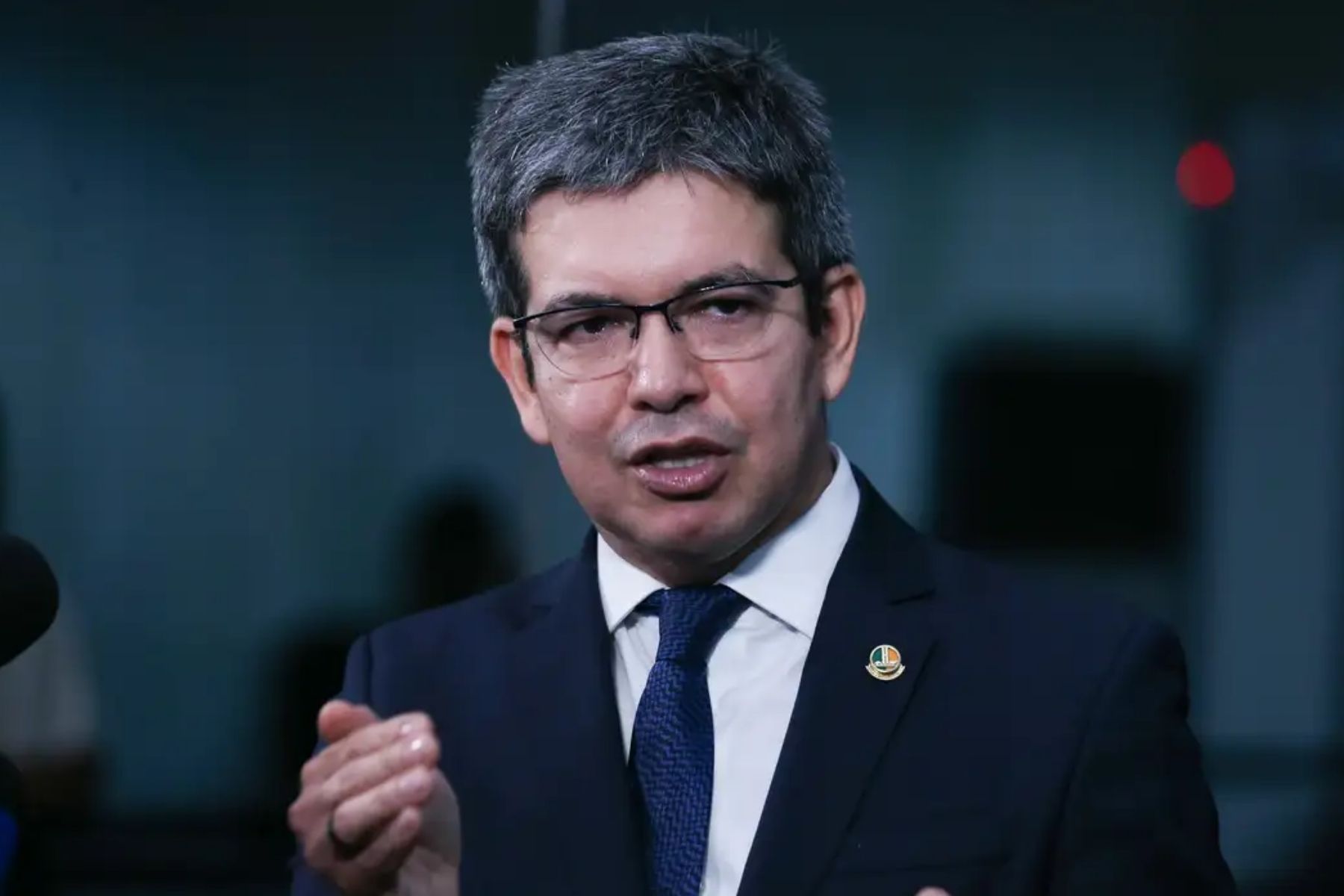 Líder do governo defende redução imediata da jornada de 40 horas na PEC do 6x1