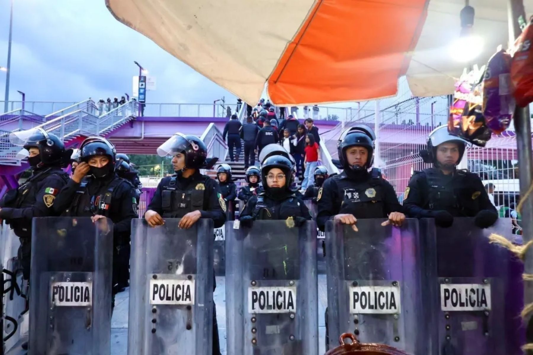 Manifestação faz polícia mexicana fechar acessos do Azteca às vésperas da abertura da Copa