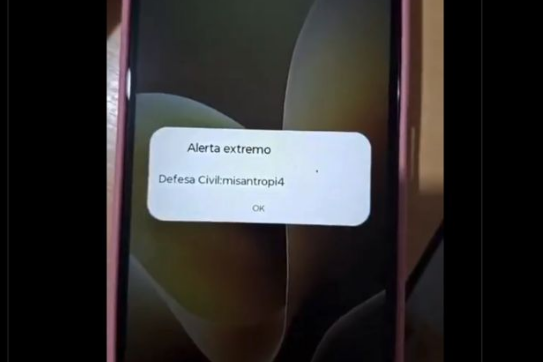 Alerta de 'misantropia' gera teorias sobre ETs e vira meme nas redes sociais