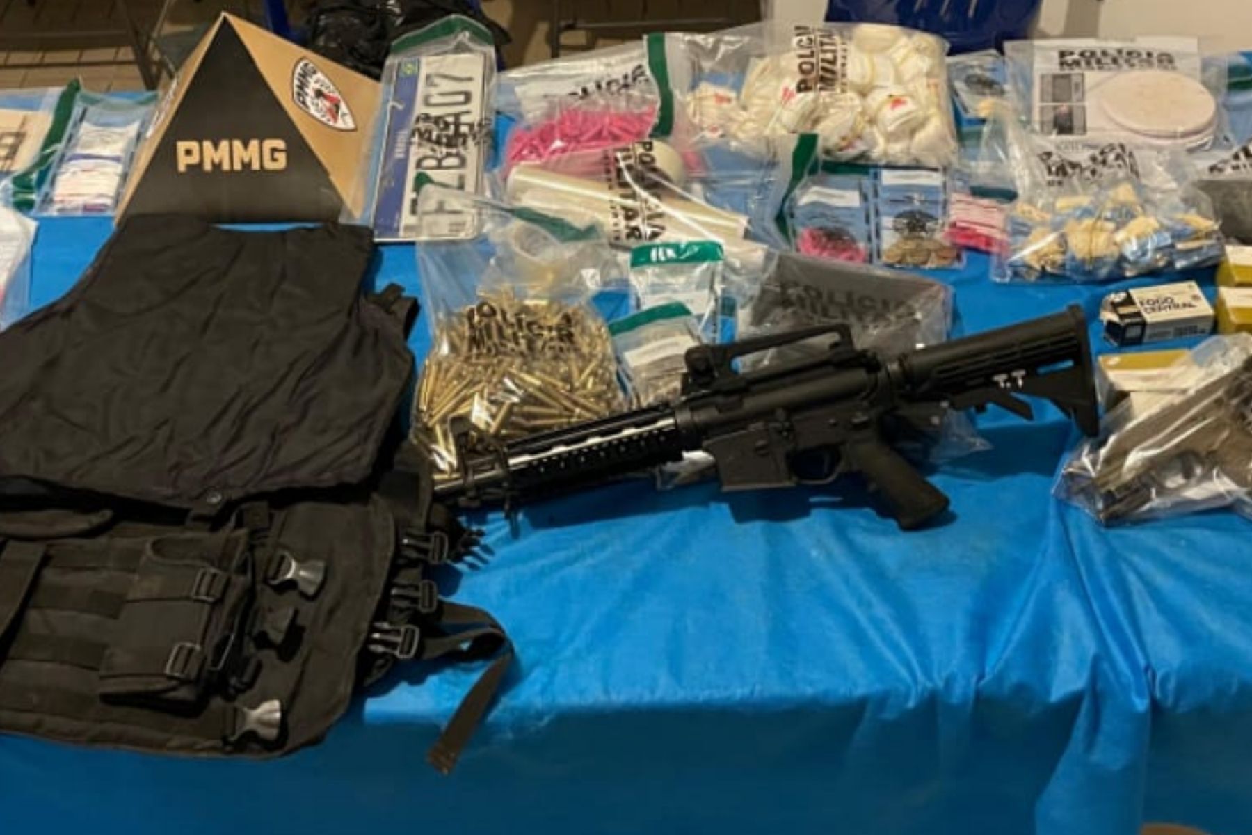 Dois são presos e drogas são apreendidas em operação contra organização criminosa em Minas