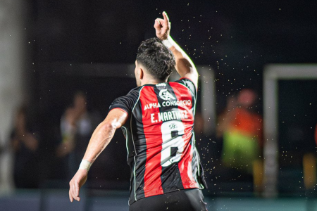O Vitória conquistou a Copa do Nordeste neste sábado (6)