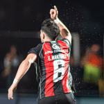 Vitória vence Fortaleza, encerra jejum e conquista Copa do Nordeste após 16 anos