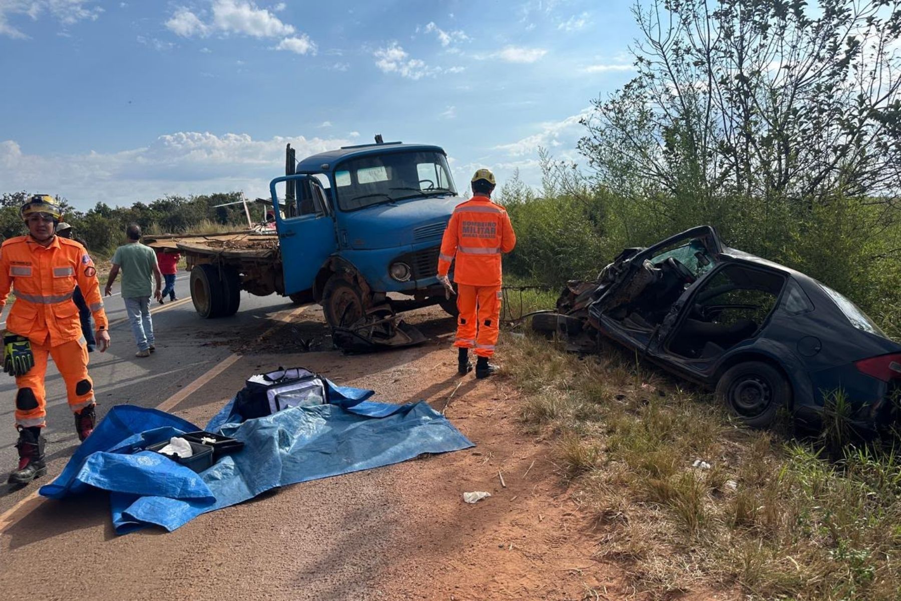 BR-146: batida entre caminhão e carro deixa uma pessoa gravemente ferida