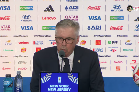 Técnico Carlo Ancelotti em entrevista coletiva após empate da Seleção Brasileira na Copa do Mundo