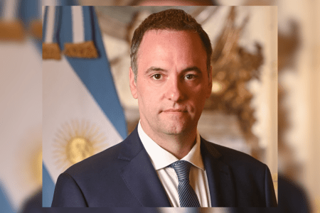 Manuel Adorni começou no governo de Milei como porta-voz presidencial em 2023