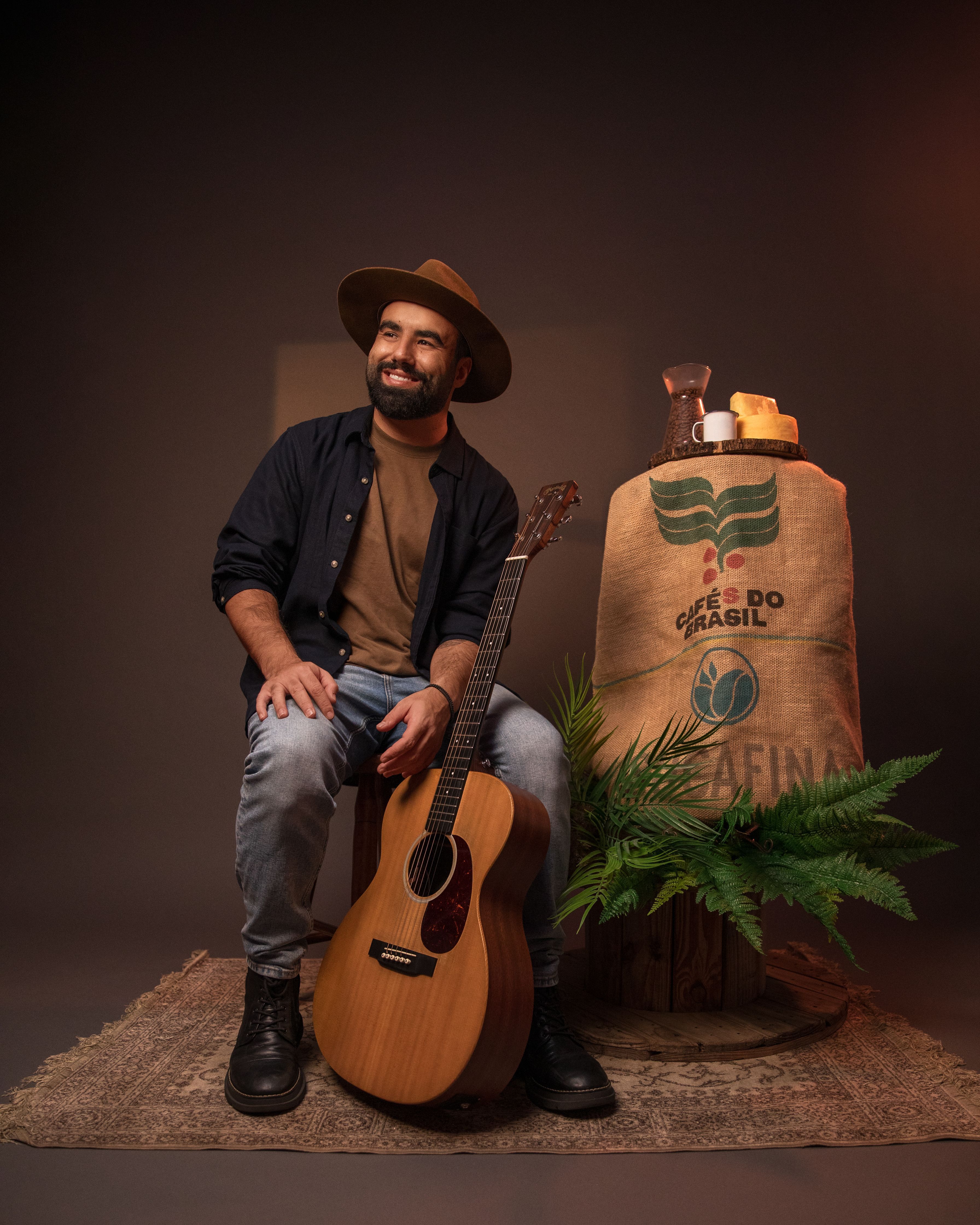 Cantor Pedru Lucca apresenta show 'Mineiridades' na Sala Juvenal Dias