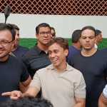'Direita tem mais democracia que esquerda', diz Nikolas durante evento com Flávio em BH
