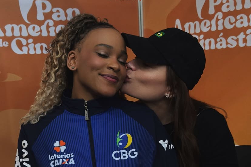Após conquistar ouro, Rebeca Andrade vai às redes e se declara a ‘mulher misteriosa’