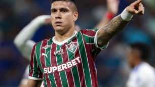 Zagueiro do Fluminense ganha espaço em último jogo antes da pausa e convence