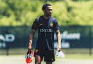 Titular da Holanda é cortado da Copa, e seleção anuncia substituto