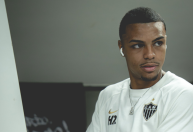 Cauã Soares busca convencer Domínguez a ser reserva imediato de Cassierra no Atlético