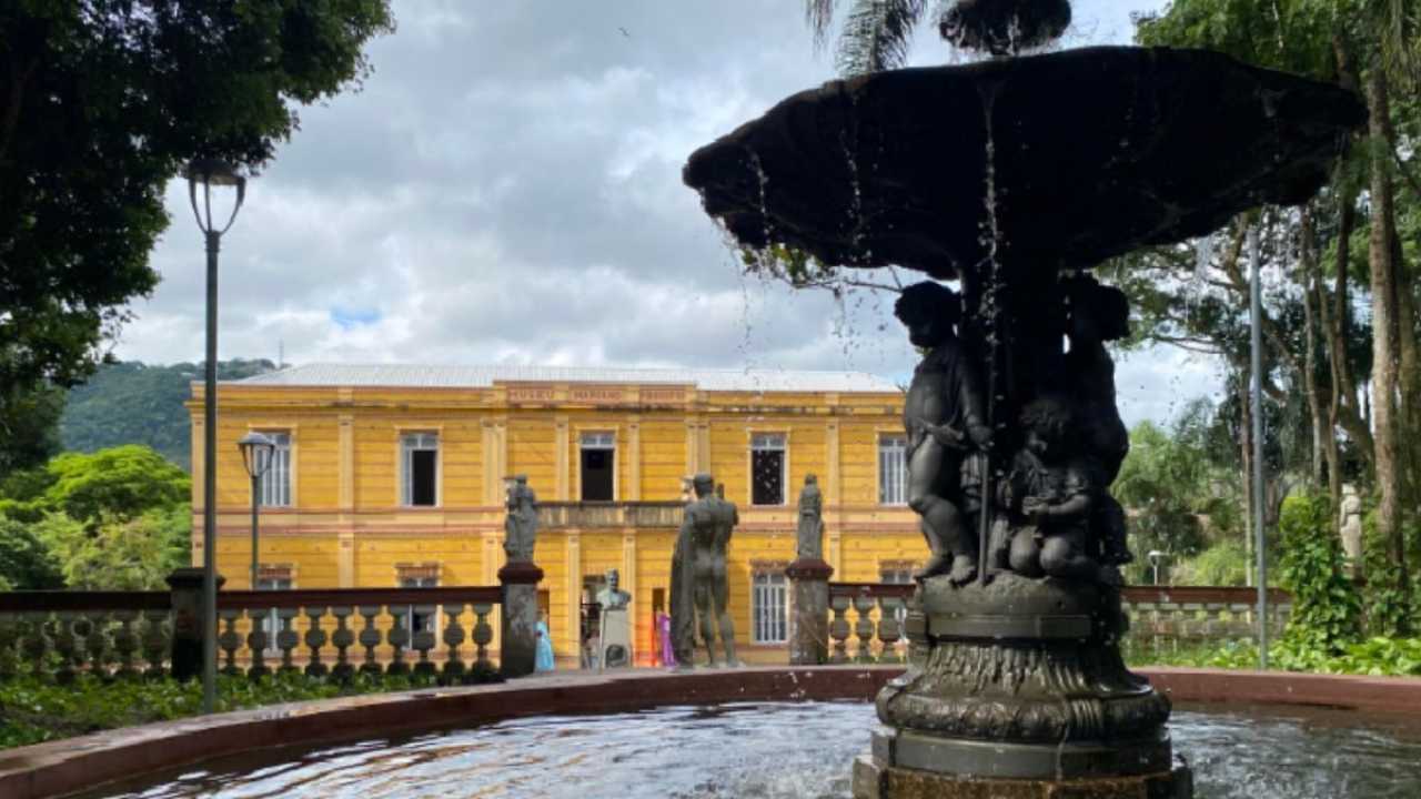 Museu Mariano Procópio é reaberto após fechamento devido às chuvas ...