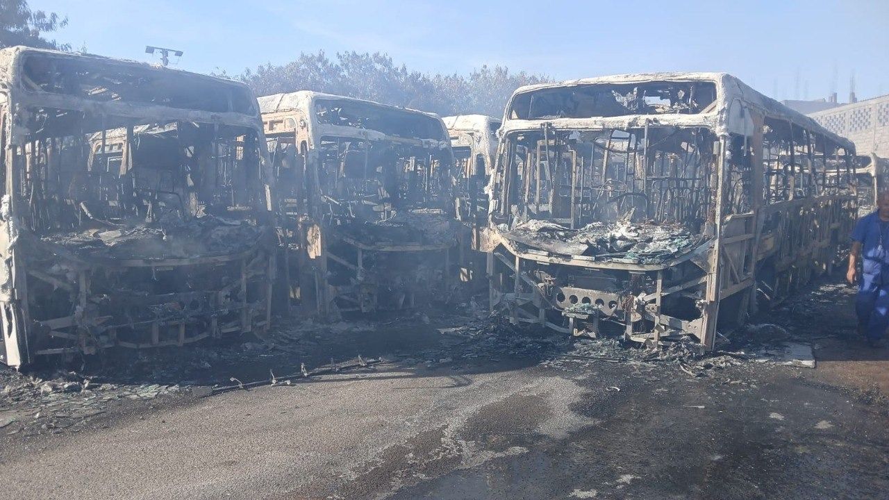 Veja como ficou garagem após incêndio que destruiu mais de vinte ônibus em BH