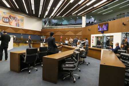 Plenário da Câmara de BH na última segunda-feira (8), quando o projeto foi aprovado em primeiro turno