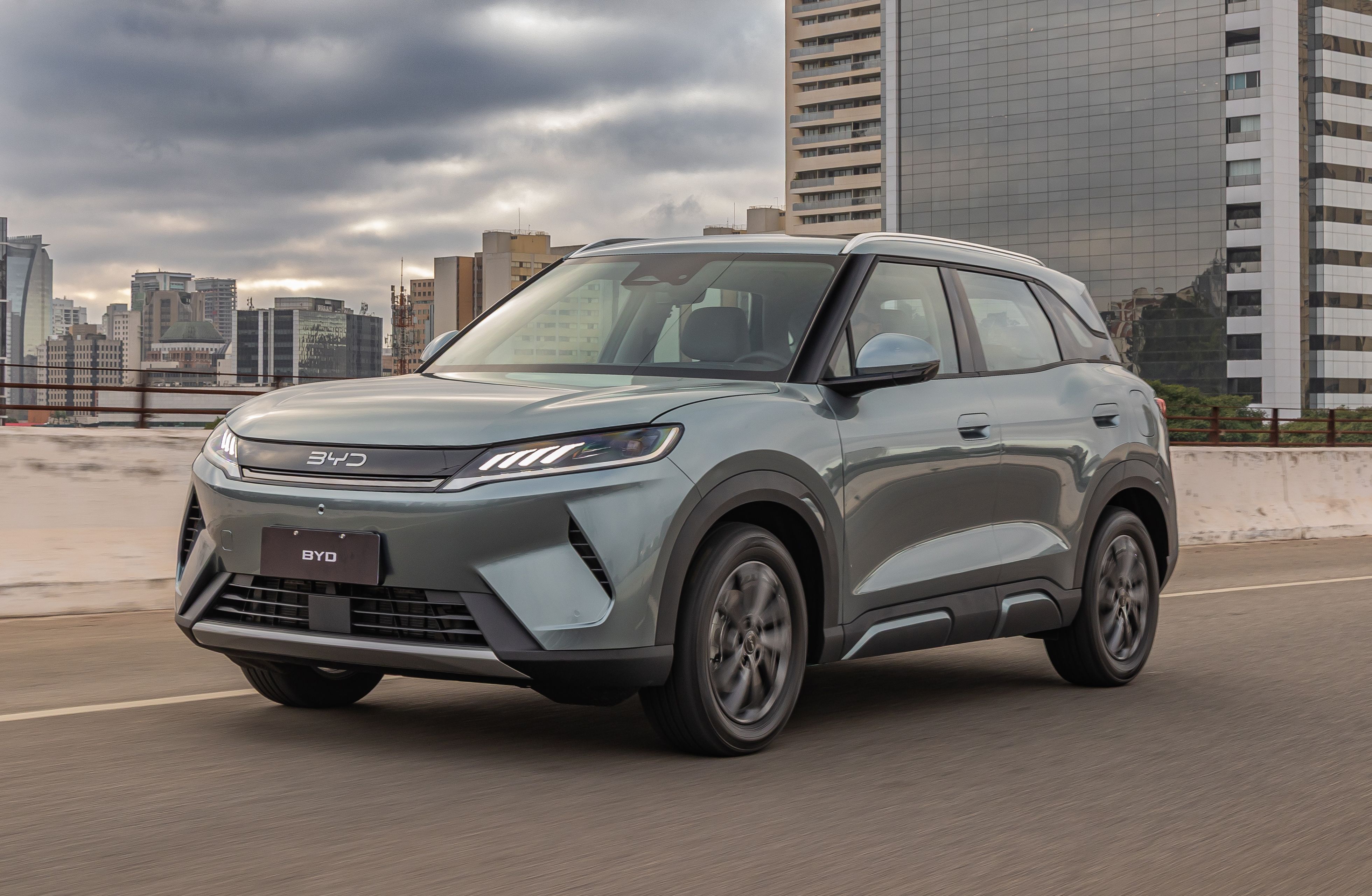 BYD Atto 2: primeiro híbrido flex da marca estreia abaixo de R$ 150 mil