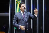 Sandro Alex dispara contra Requião Filho: 'Ventilador de mentiras'