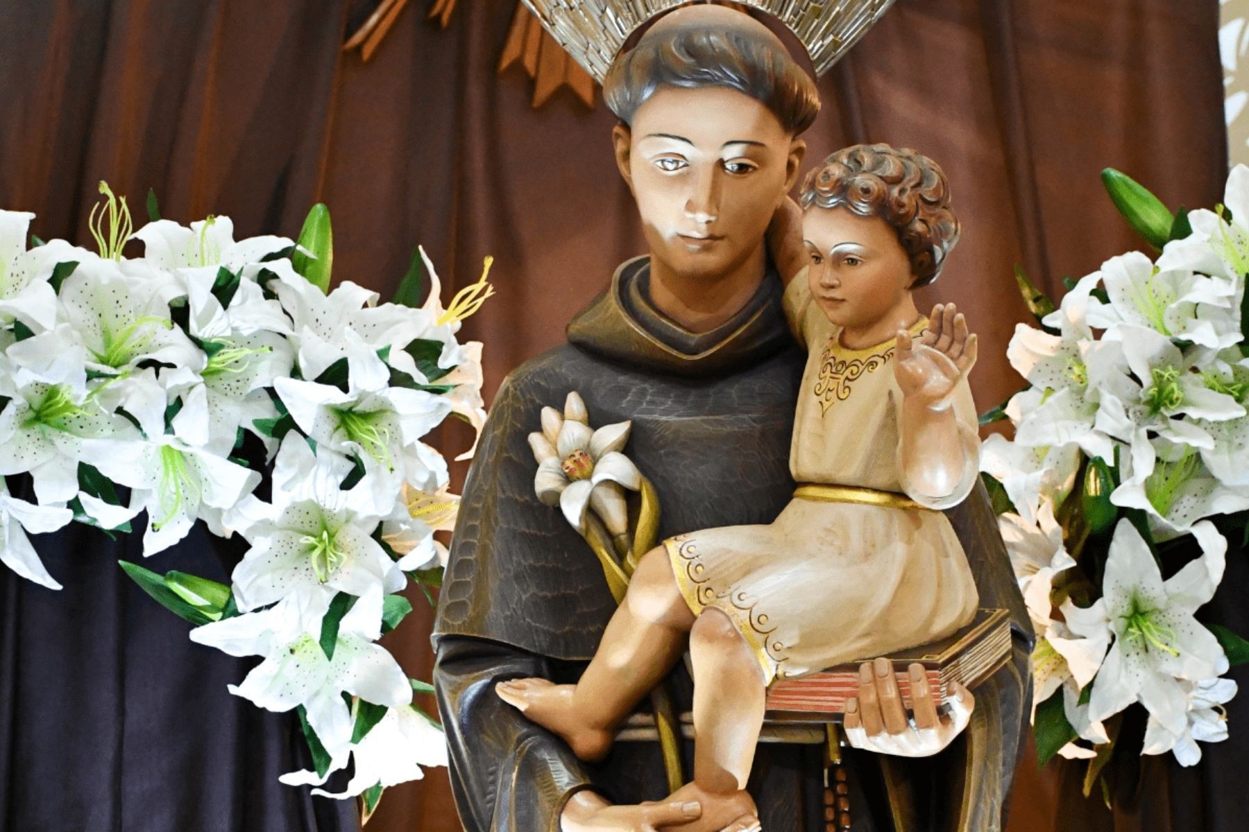 Novena na Catedral Metropolitana prepara devotos para festa de Santo Antônio
