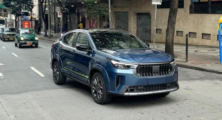 Flagra Fiat Fastback 50 Anos
