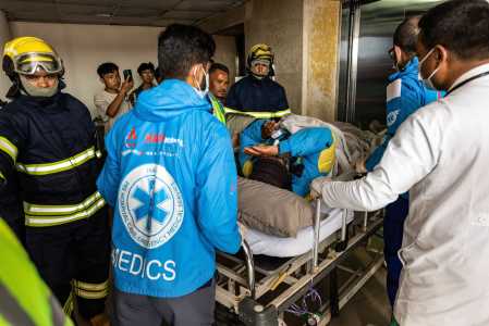 Sherpa desaparece no Everest e reaparece vivo após quase uma semana • AFP