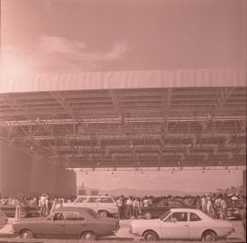 Inauguração de feira livre no bairro Padre Eustáquio em março de 1976