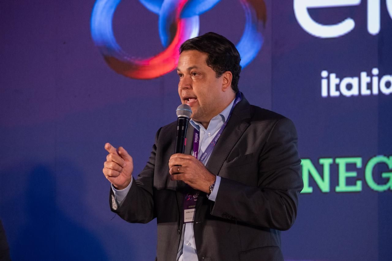 Eloos: João Vítor Xavier celebra o agro no Brasil e relembra: 'Sou neto de pequeno produtor'