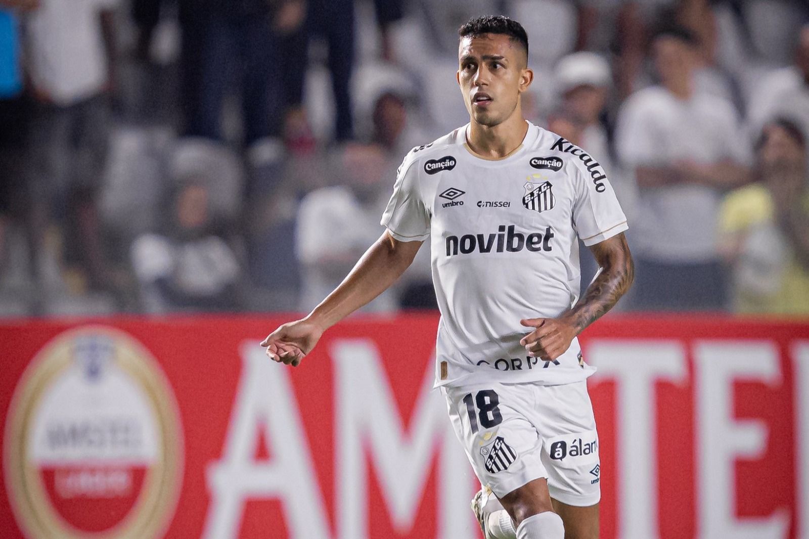 Santos: titular ganha moral após jogar com dedo do pé quebrado