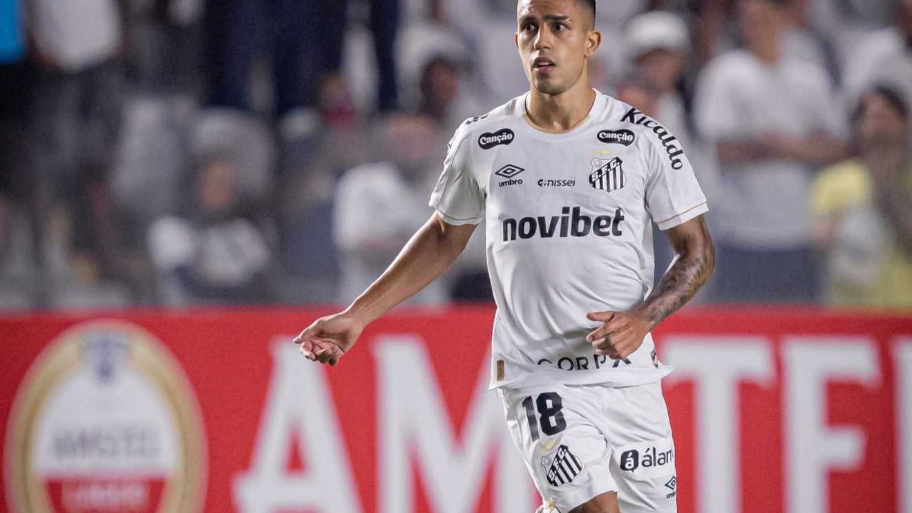 Santos: titular ganha moral após jogar com dedo do pé quebrado