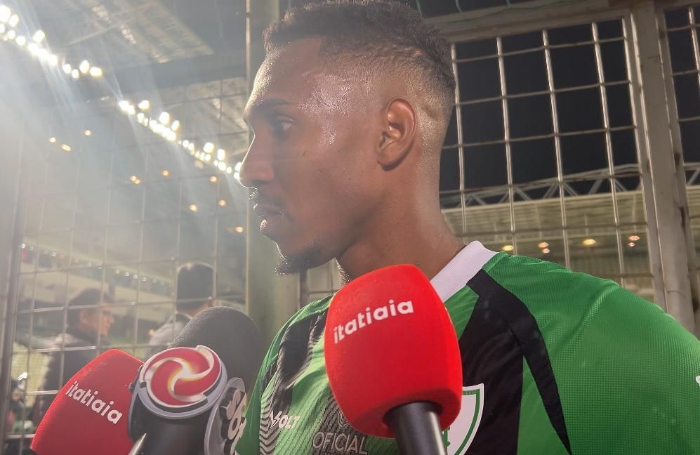 Atacante do América lamenta situação do clube na Série B: 'Indignados'
