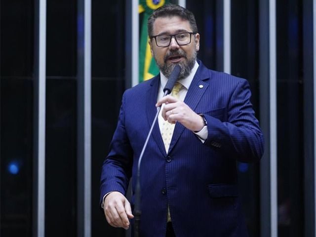 Conselho de Ética aprova suspensão de Marcos Pollon por três meses após ofensas a Motta
